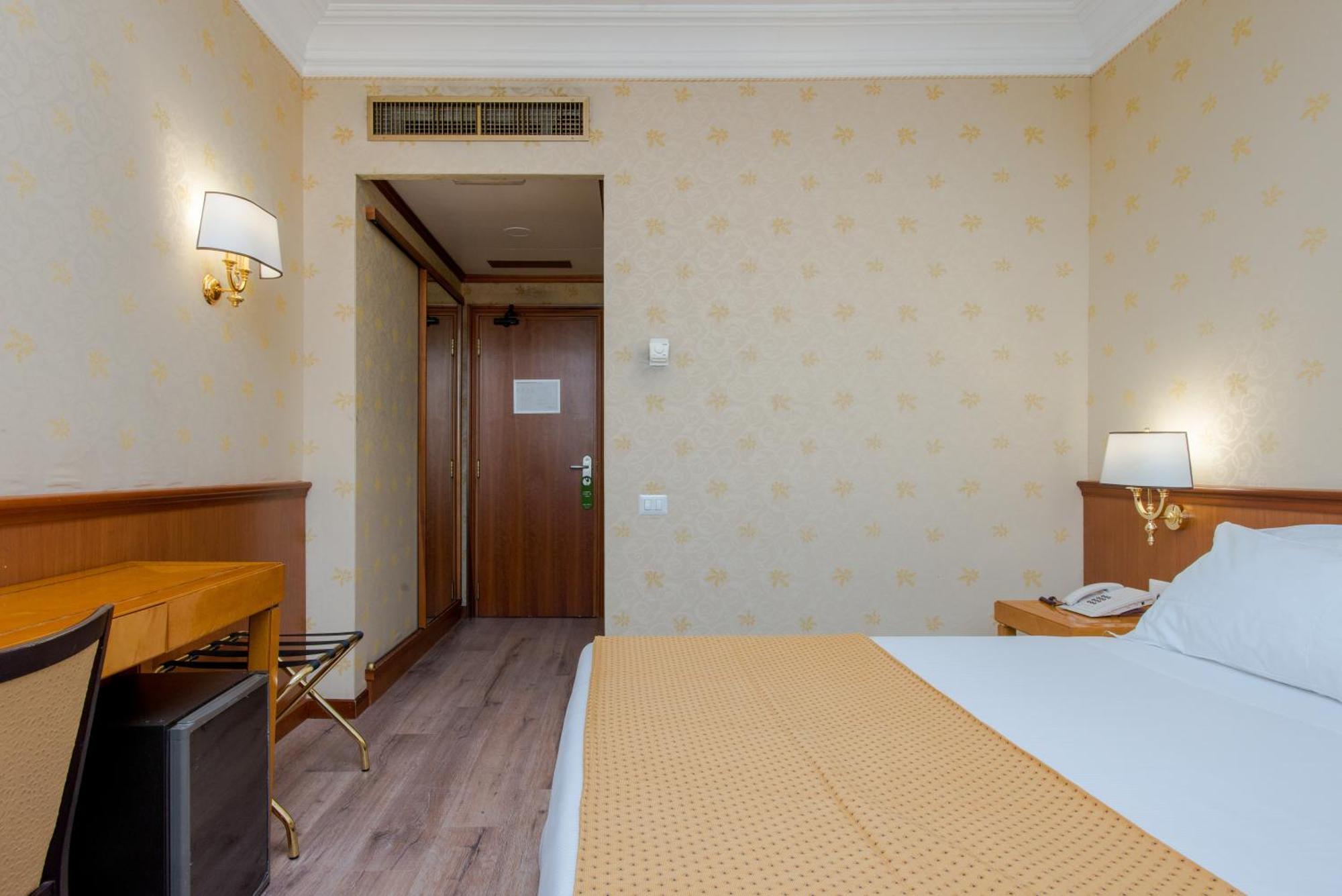 Standard Double or Twin Room,1621409300:JPEG